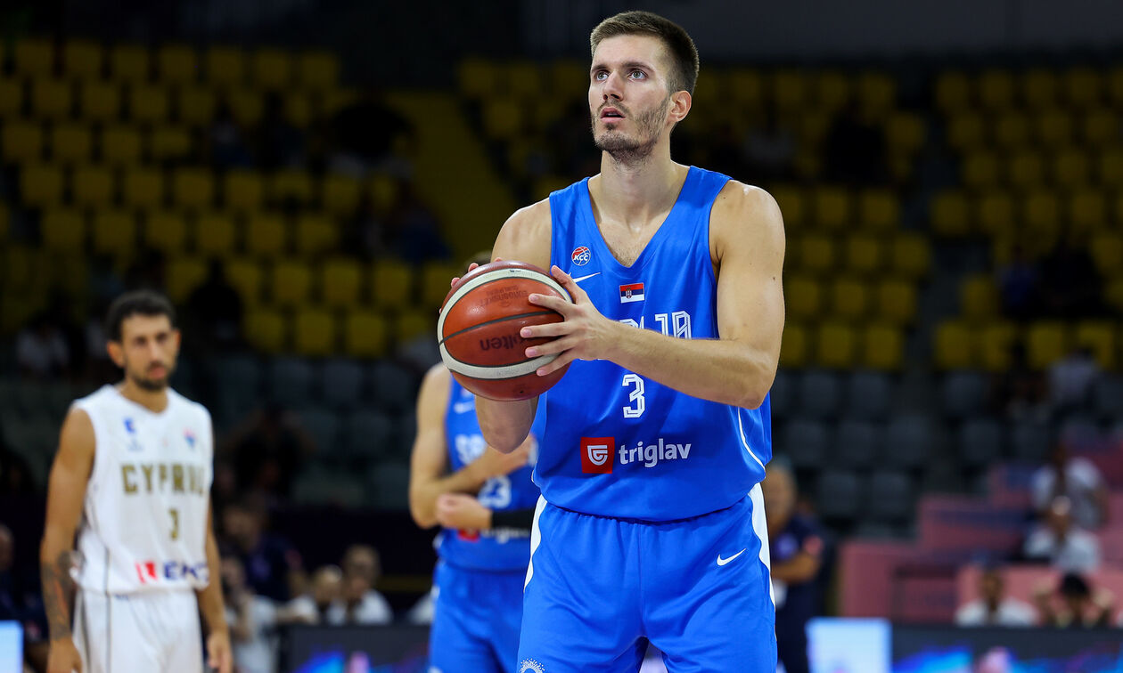 Eurobasket 2025: Τη γλίτωσε με πρόστιμο ο Φιλίπ Πετρούσεφ