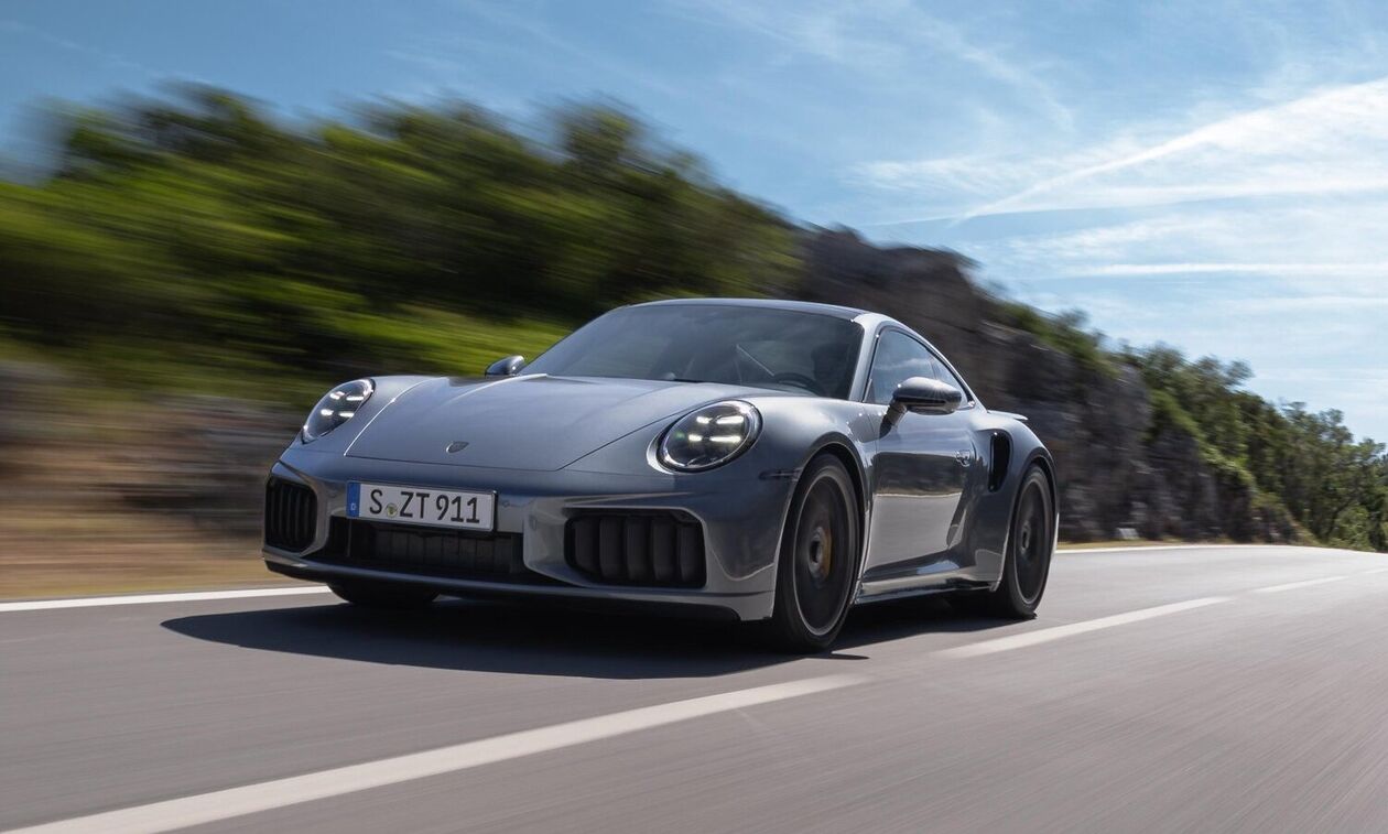 H νέα υβριδική Porsche 911 Turbo S