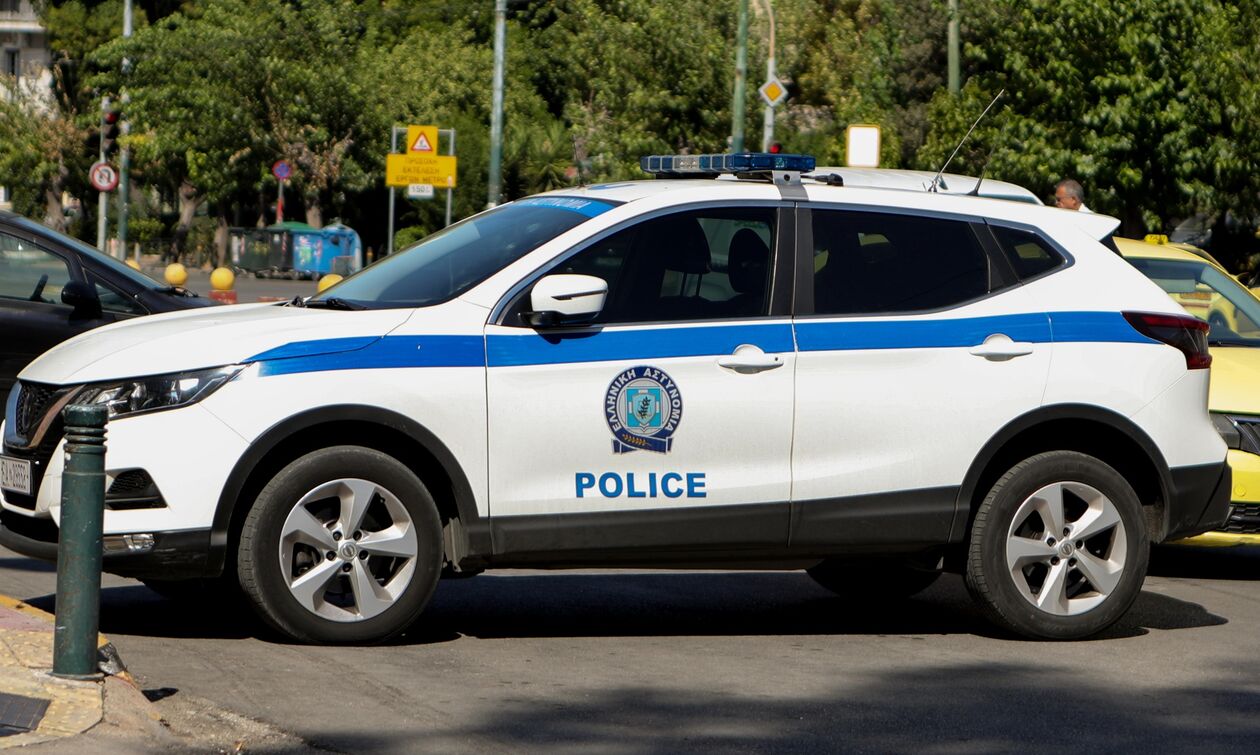 Στα χέρια της ΕΛΑΣ ο 20χρονος που έκανε κόντρες με πολυτελές αυτοκίνητο στο κέντρο της Αθήνας