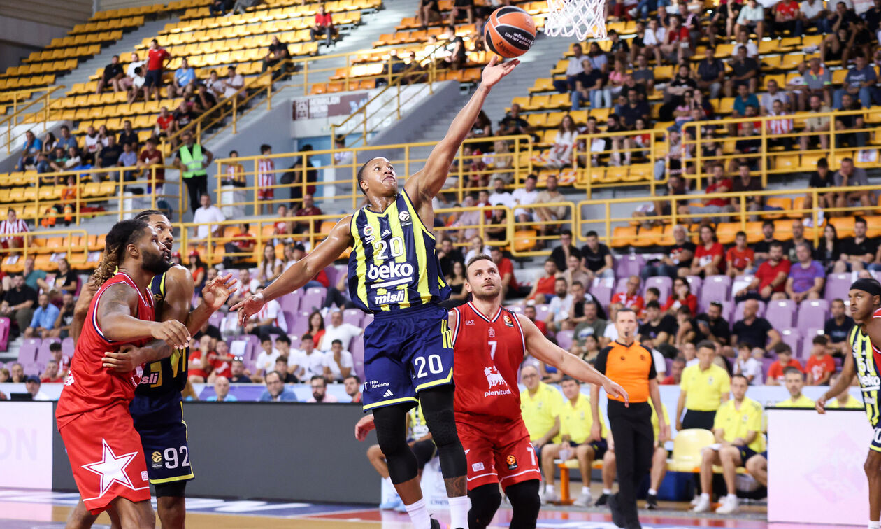 Φενέρμπαχτσε- Αρμάνι 73-69: Με αντεπίθεση και Χολ