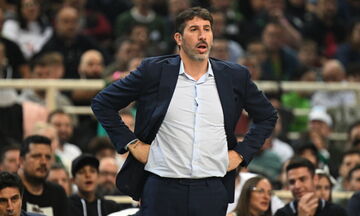 Παραμένει στο νοσοκομείο ο Άλεξ Μουμπρού