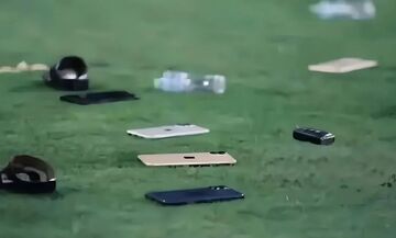 Επεισόδια στο Κατάρ - ΗΑΕ: Οπαδοί των φιλοξενούμενων πέταξαν Iphone στον αγωνιστικό χώρο! (vid)