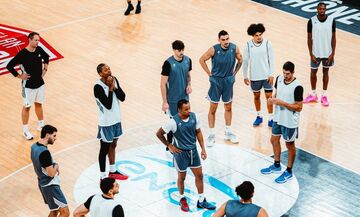 Σαρωτική η Παρί στην έδρας της Σαλόν