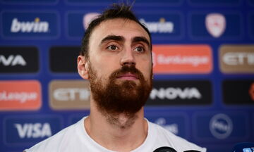 Μιλουτίνοφ: «Δεν σκέφτομαι τι συνέβη στον ημιτελικό - Πολύ καλός παίκτης ο Χολ»