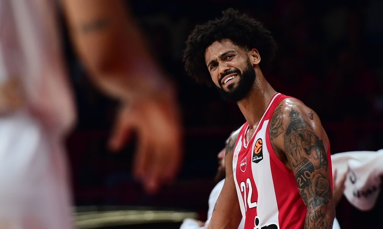 Ντόρσεϊ: «Ήταν κρίσιμη φάση, η μπάλα βρήκε το στεφάνι, πρέπει να σφυρίζουν καλά»