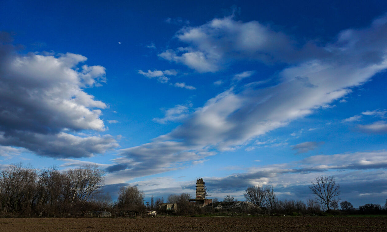 Καιρός: Μικρή άνοδος της θερμοκρασίας και τοπικές βροχές