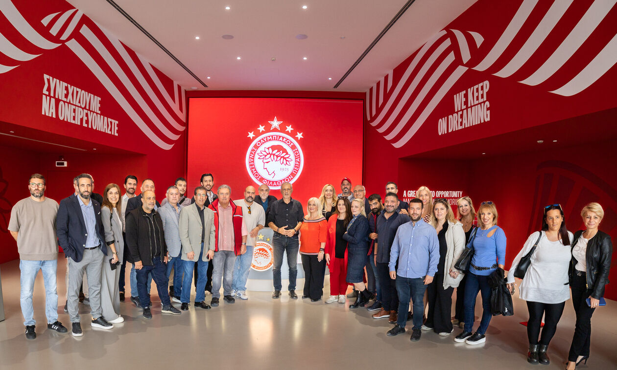 Η επίσκεψη του Γιάννη Μώραλη στο Μουσείο του Ολυμπιακού