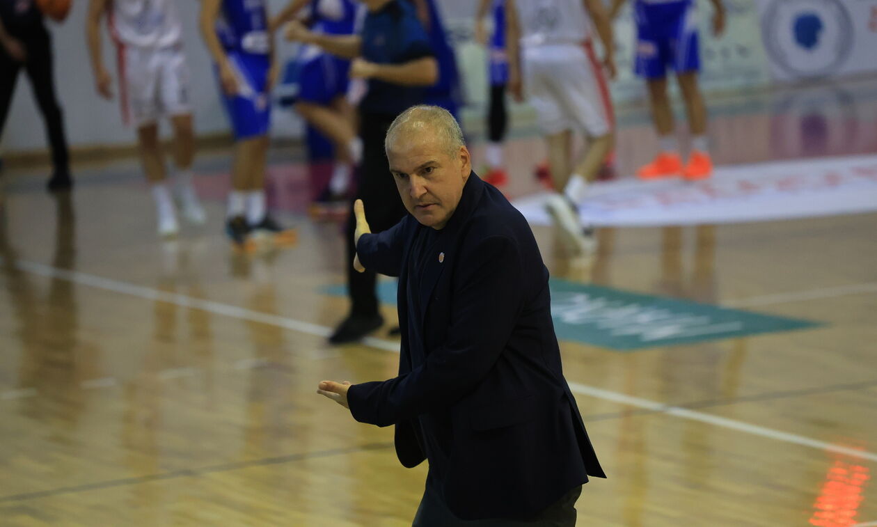 Μάνταλος: «Οι παίκτες μού δίνουν το δικαίωμα να αισθάνομαι δυνατός»