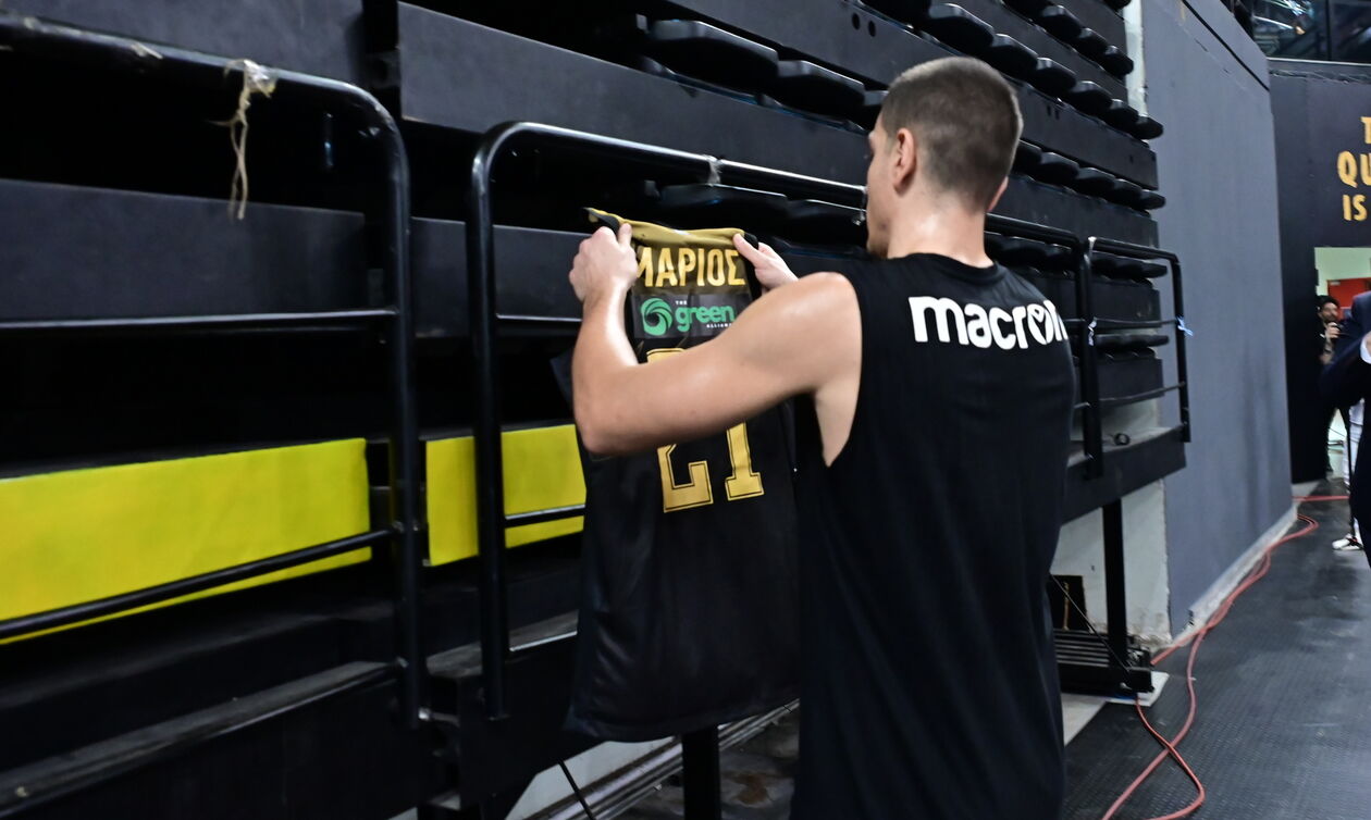 ΑΕΚ-ΠΑΟΚ: Λουλούδια στη μνήμη του Μάριου και πανό κατά της βίας (vid)