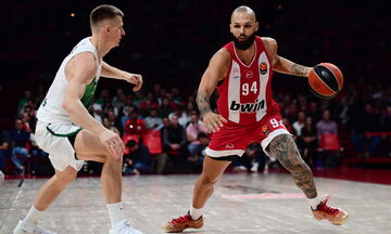 «Un Sacre Club»: Τα απίθανα παπούτσια του Εβάν Φουρνιέ (vid)