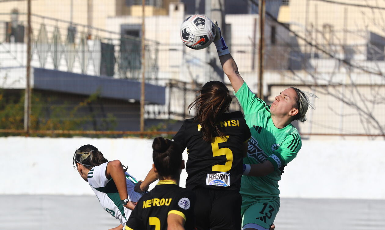 Γυναικείο ποδόσφαιρο: Πιάστηκαν στα χέρια στο ΑΕΚ-Παναθηναϊκός (vid)