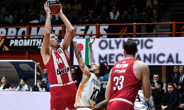 Βεζένκοφ: «Θα συνεχίσω να παίρνω αυτά τα σουτ, να προσέχει τι λέει ο κόσμος»