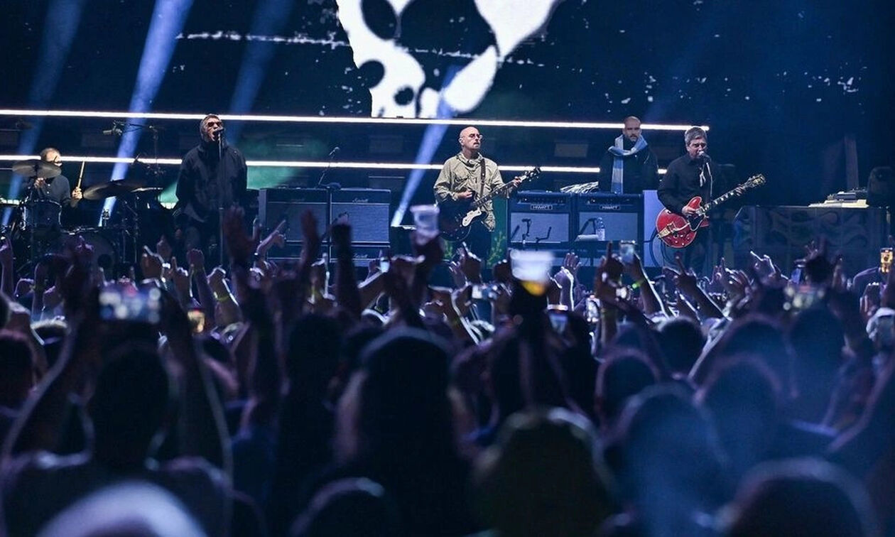 Oasis: Αφιέρωση στη μνήμη του Μαραντόνα σε συναυλία στην Αργεντινή (vid)