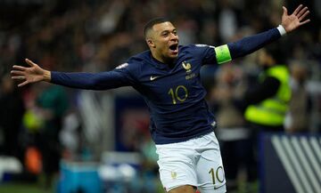 Προτού κάνει θεραπεία στη Μαδρίτη, ο Κιλιάν Εμπαπέ πήγε για πάντελ στο Ντουμπάι