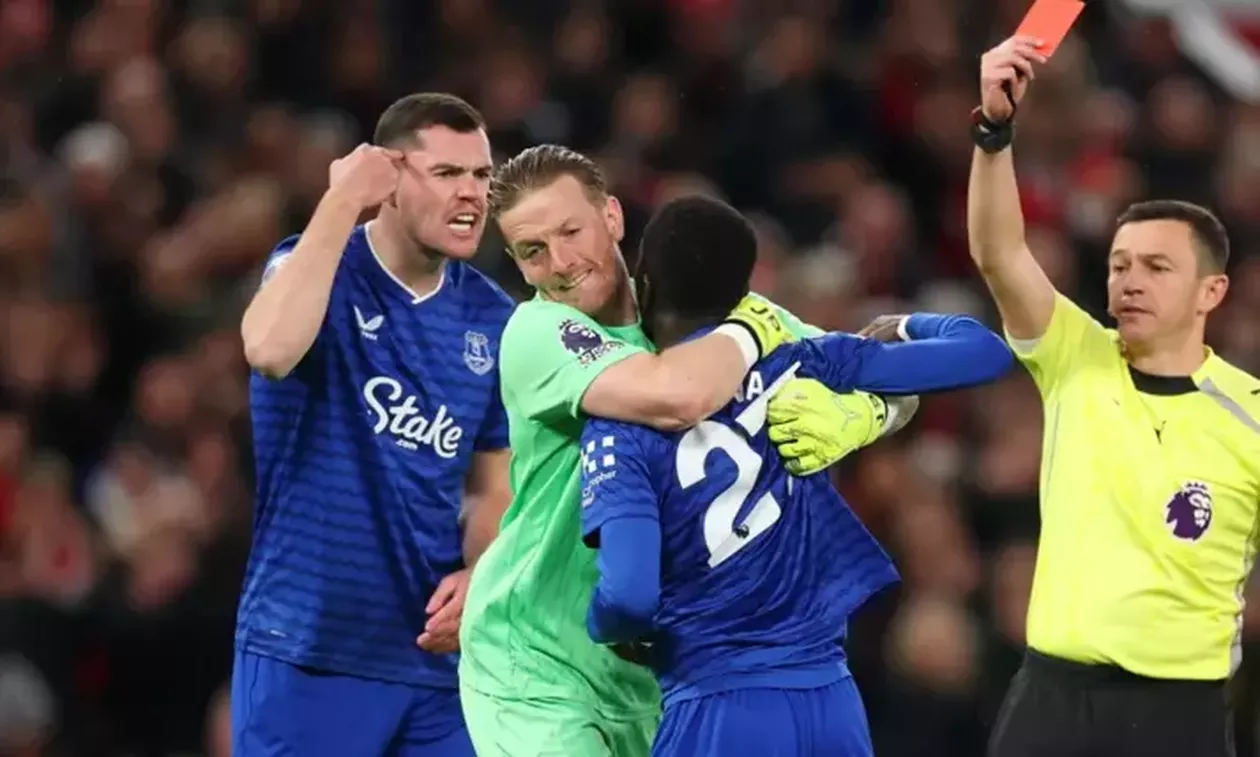 Μάντσεστερ Γιουνάιτεντ - Έβερτον 0-1: Γκέλαρε με... παίκτη παραπάνω