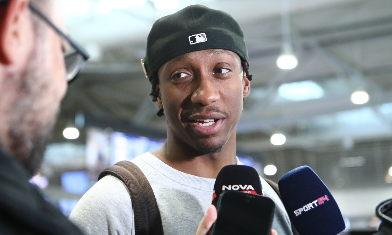 Λι: «Ανυπομονώ να δω την ατμόσφαιρα των φίλων του Ερυθρού Αστέρα»!