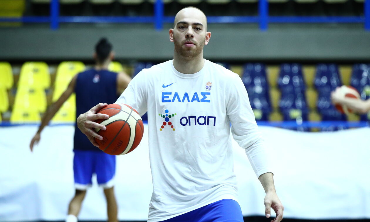 Μουράτος: «Οι νίκες που έχουμε κάνει και το μπάσκετ που παίζουμε μας έχουν δώσει ψυχολογία» 