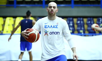 Μουράτος: «Οι νίκες που έχουμε κάνει και το μπάσκετ που παίζουμε μας έχουν δώσει ψυχολογία» 