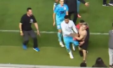 Οπαδός μπήκε στο γήπεδο για να βγάλει selfie με τον Νεϊμάρ και τραυμάτισε συμπαίκτη του!