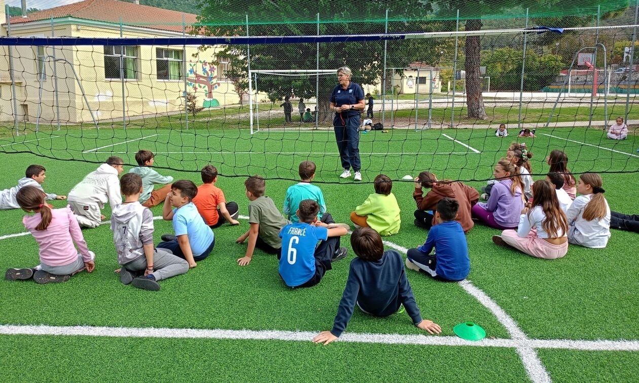 Επίσκεψη της ομοσπονδιακής προπονήτριας Γιώτας Κεφαλά στα σχολεία της Καβάλας