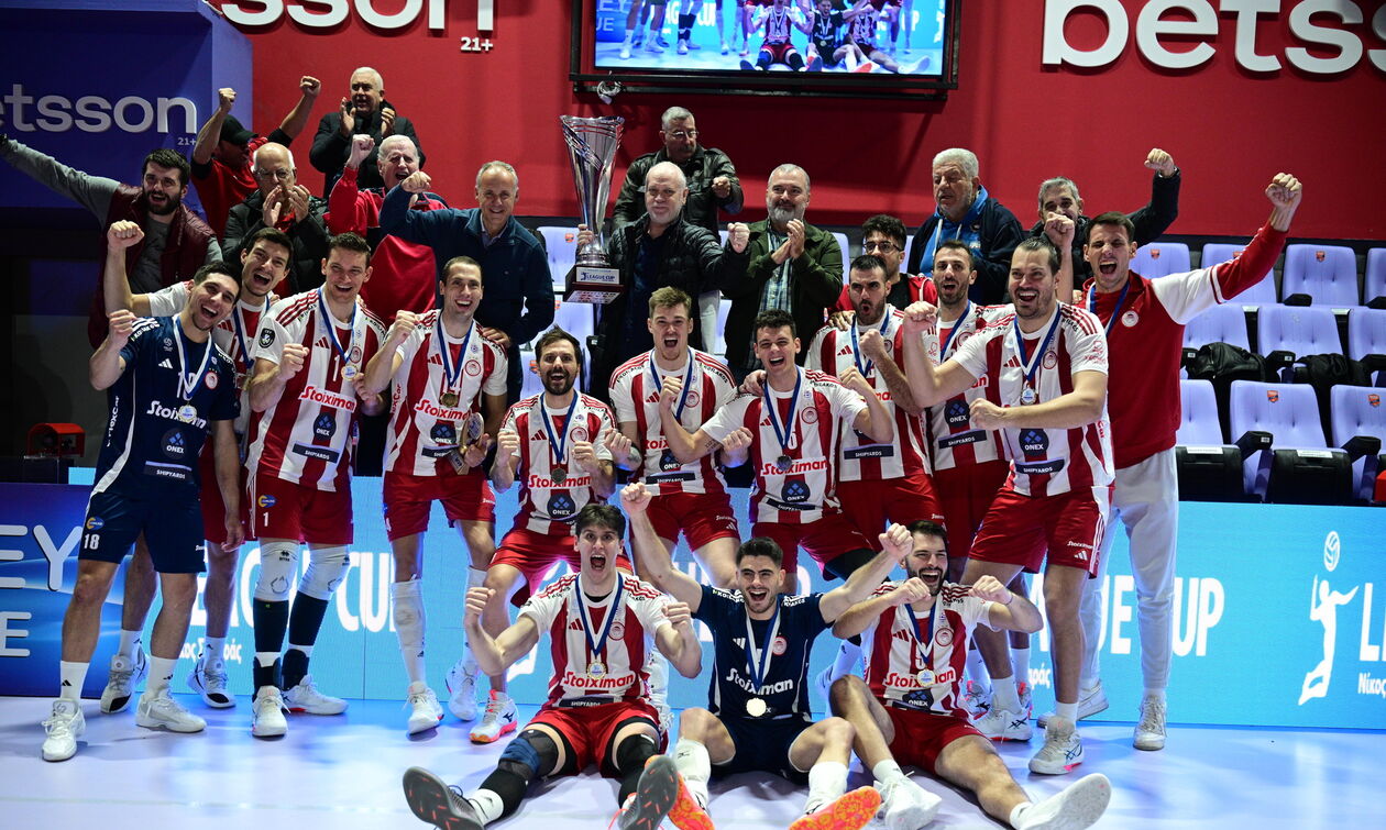 Ούτε το... μπλακ άουτ μπόρεσε ν' αποτρέψει τo 8ο League Cup του Ολυμπιακού!