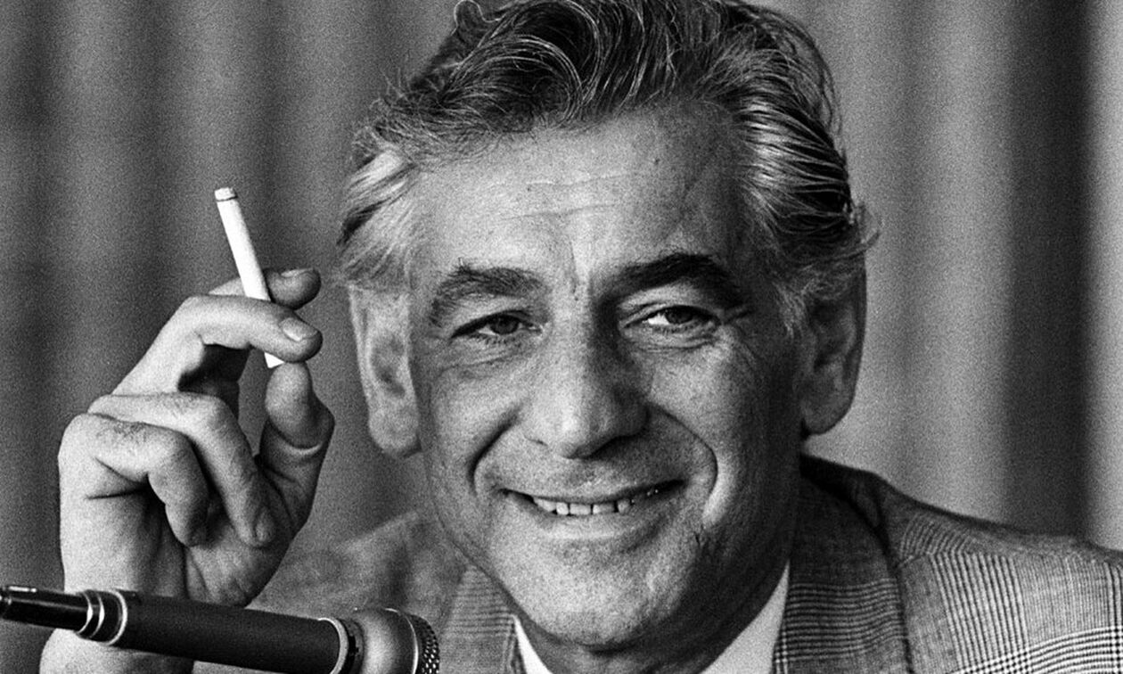Λέοναρντ Μπερνστάιν: Ο μεγάλος μαέστρος καθώς διηύθυνε έκανε κάτι αδιανόητο
