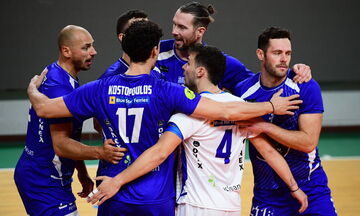 Φοίνικας Σύρου - Σομόν 3-2: Σπουδαία εμφάνιση, ιστορική νίκη 