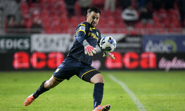 Οπαδοί Παναιτωλικού σε Τσάβες: «Μείνει για πάντα»