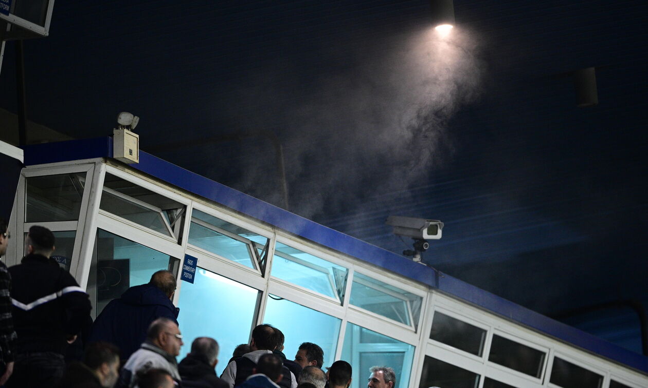 Υποψία φωτιάς στο γήπεδο του Περιστερίου