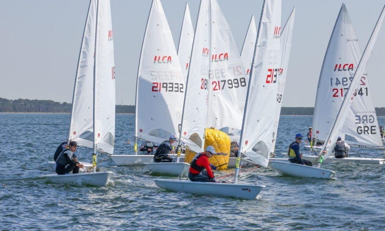 Ιστιοπλοΐα: Μόλις δύο κούρσες λόγω άπνοιας