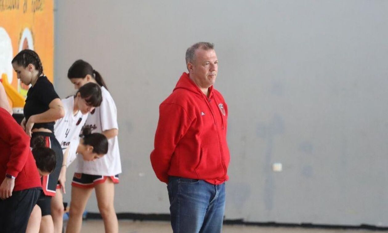 Αράπης: «Οι παίκτριές μου έβγαλαν τρομερά ψυχικά αποθέματα, να τερματίσουμε στην πρώτη τριάδα»