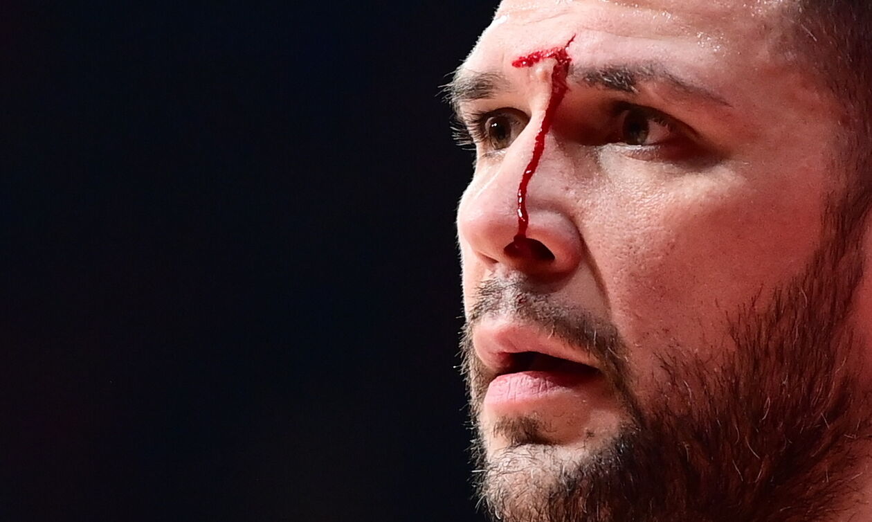 Ολυμπιακός: Αιμόφυρτος στα αποδυτήρια ο Παπανικολάου