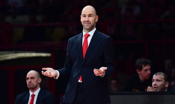 «Καλησπέρα...σε κανέναν»: Ο Σπανούλης έπαθε...Μαρτίνεθ και βρέθηκε μόνος τους στη συνέντευξη Τύπου