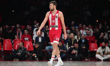 Ολυμπιακός: Κάκωση ο Σάσα Βεζένκοφ