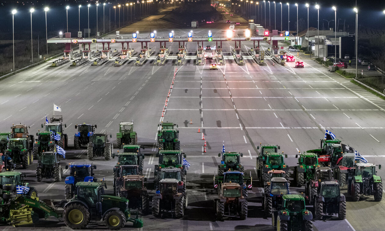 Αγρότες: Ρεβεγιόν στα μπλόκα - Τι θα συμβεί με την έξοδο των εκδρομέων