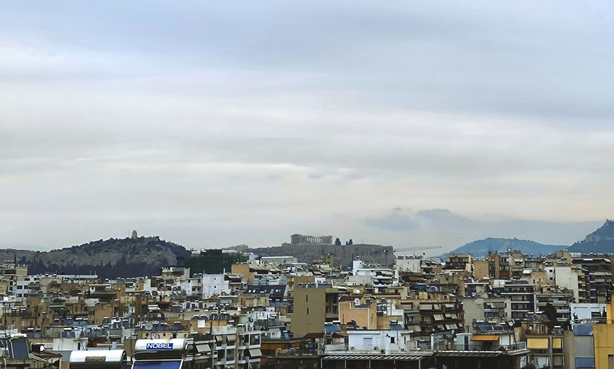 Καιρός: Νεφώσεις παροδικά αυξημένες με λίγες τοπικές βροχές