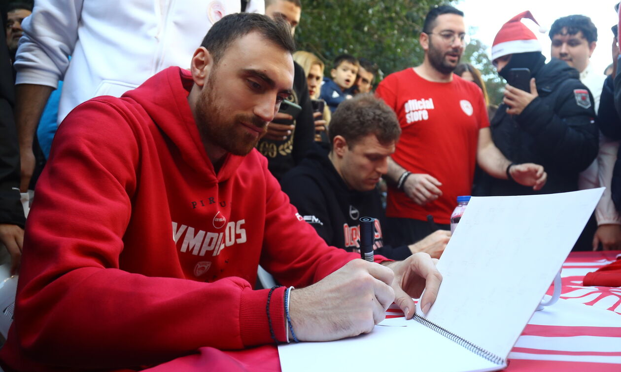 Μιλουτίνοφ: «Θυμάμαι τον εαυτό μου να ζητώ αυτόγραφα όταν ήμουν παιδί»