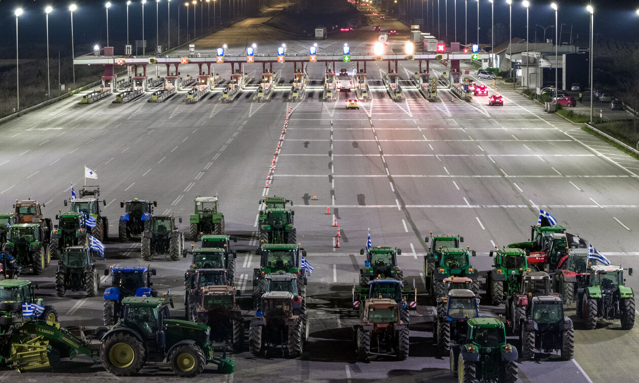 Ουρές χιλιομέτρων στην Αθηνών-Λαμίας (vid)