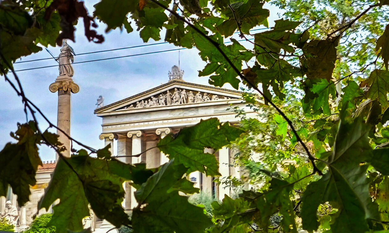 Καιρός: Μικρή πτώση της θερμοκρασίας με τοπικές βροχές