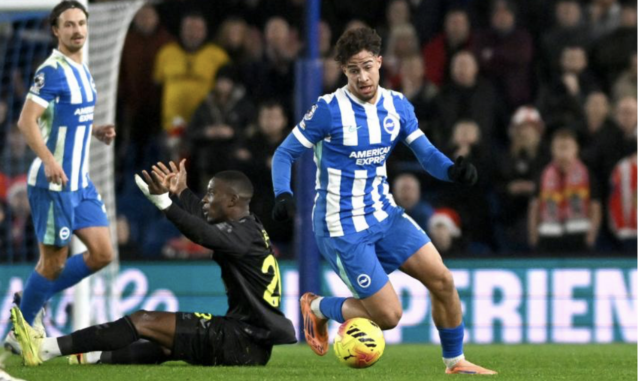 Εντυπωσιασμένος από την πρόοδο Κωστούλα ο προπονητής της Μπράιτον Xιρτσέλερ!