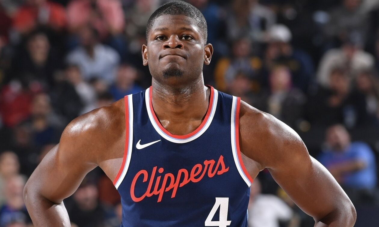 Υπέγραψε για έναν χρόνο στους Ράπτορς ο Μο Μπάμπα