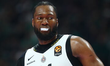 Φερνάντο για αποχώρηση Τζόουνς: «Πρώτη φορά ακούω, θα συνεχίσουμε να βασιζόμαστε πάνω του»