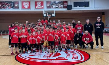 Oλυμπιακός: Ο Φαλ επισκέφθηκε το «ερυθρόλευκο» Christmas Camp