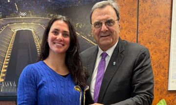 Τα συγχαρητήρια του Ισίδωρου Κούβελου στην κορυφαία πολίστρια του κόσμου Φωτεινή Τριχά