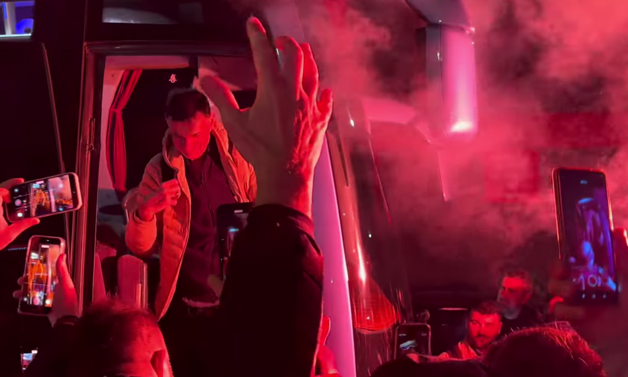 Ολυμπιακός: Η αποθέωση στους ερυθρόλευκους νικητές (vid)