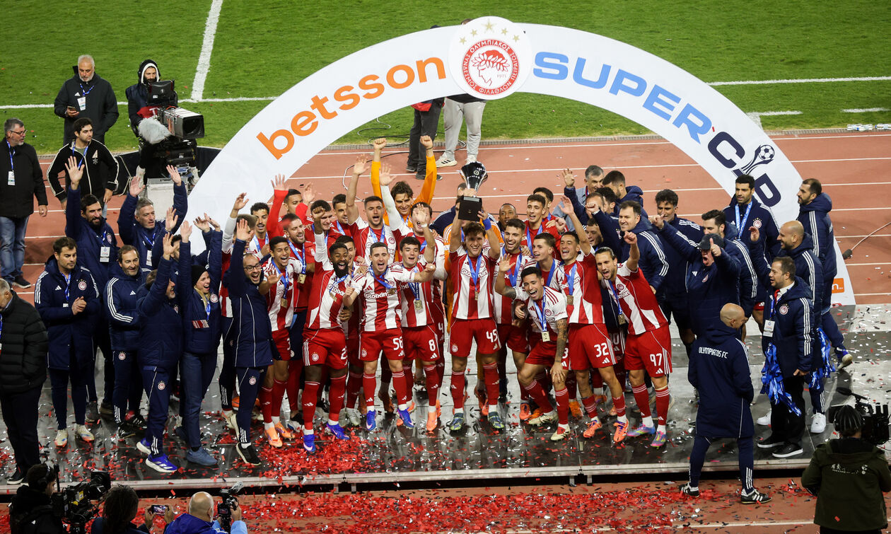 Ολυμπιακός: Οι πανηγυρισμοί στα αποδυτήρια (vid)