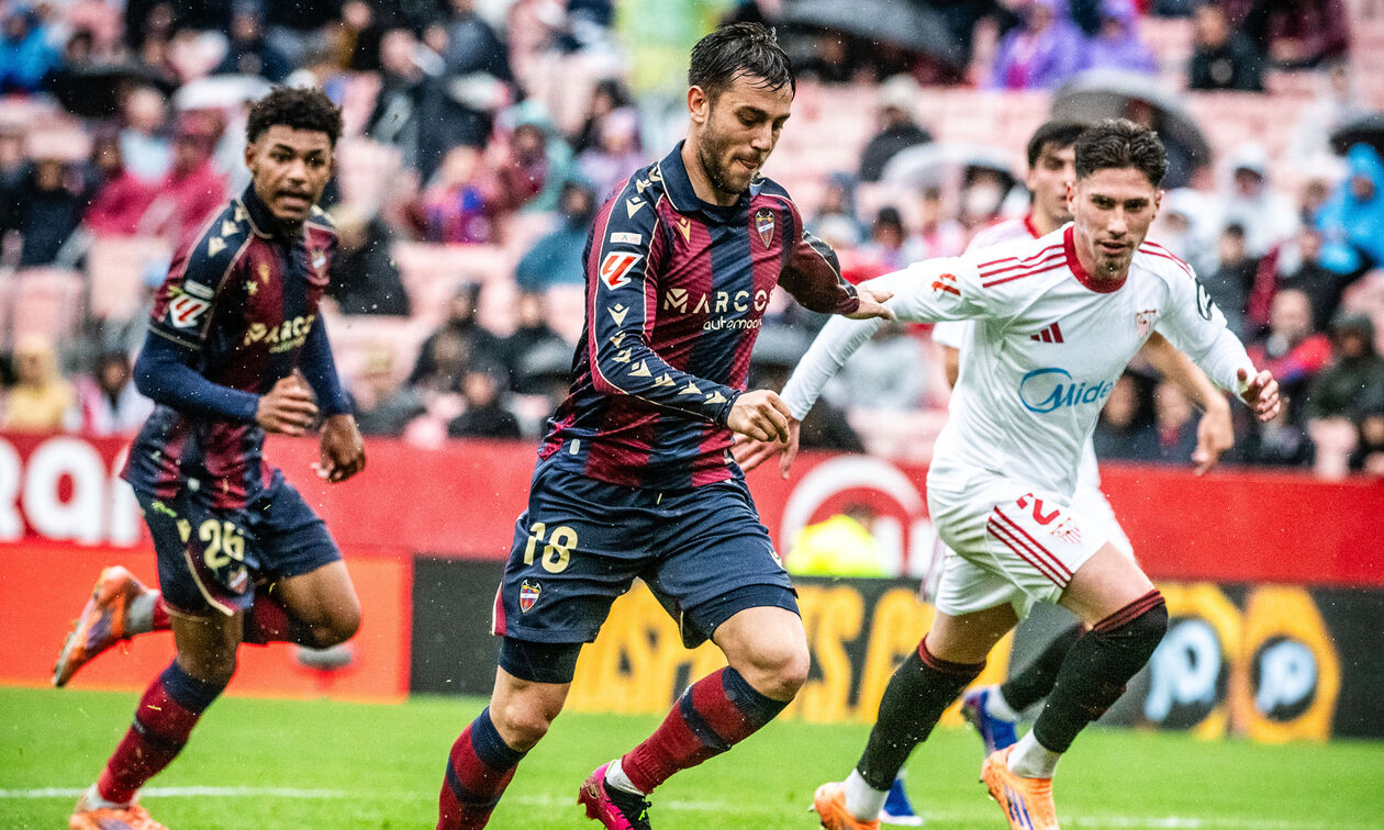 Σεβίλλη-Λεβάντε 0-3: Τιμωρία από τους «Λεβαντίνους», σε δύσκολη θέση ο Αλμέιδα