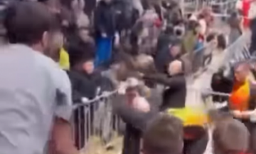 Ερυθρός Αστέρας - Βαλένθια: Ρίψη αντικειμένων προς τους διαιτητές από τους Σέρβους οπαδούς 