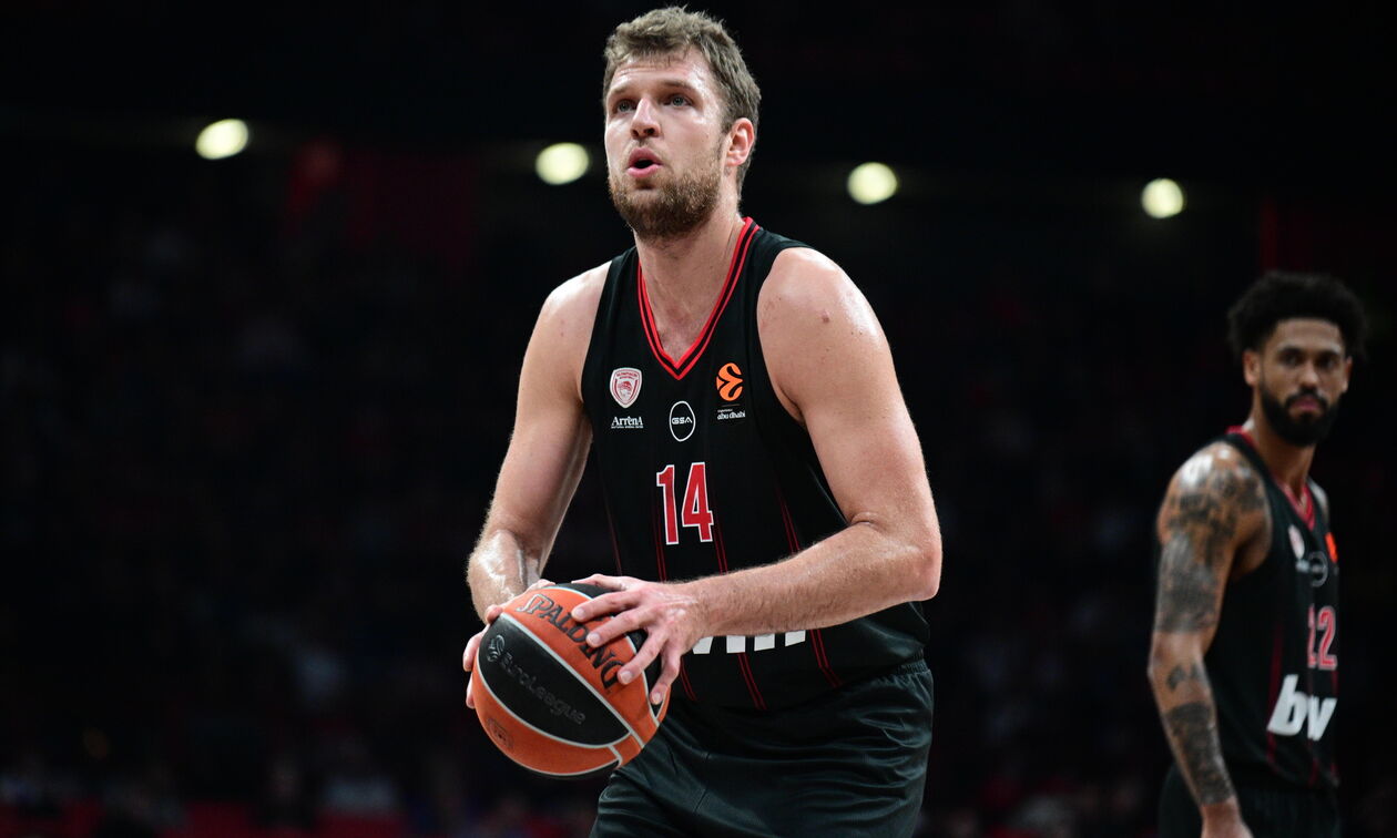 Πρώτος σε αξιολόγηση στην ιστορία του Ολυμπιακού ο Σάσα Βεζένκοφ!