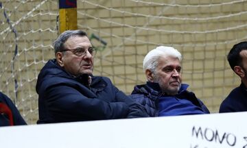 Βόλεϊ: Στο Μετς Καραμπέτσος και Κούβελος